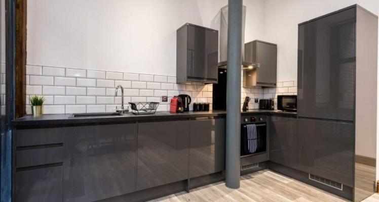 27 Stanley Street Aparthotel By Ustay Liverpool Exterior foto